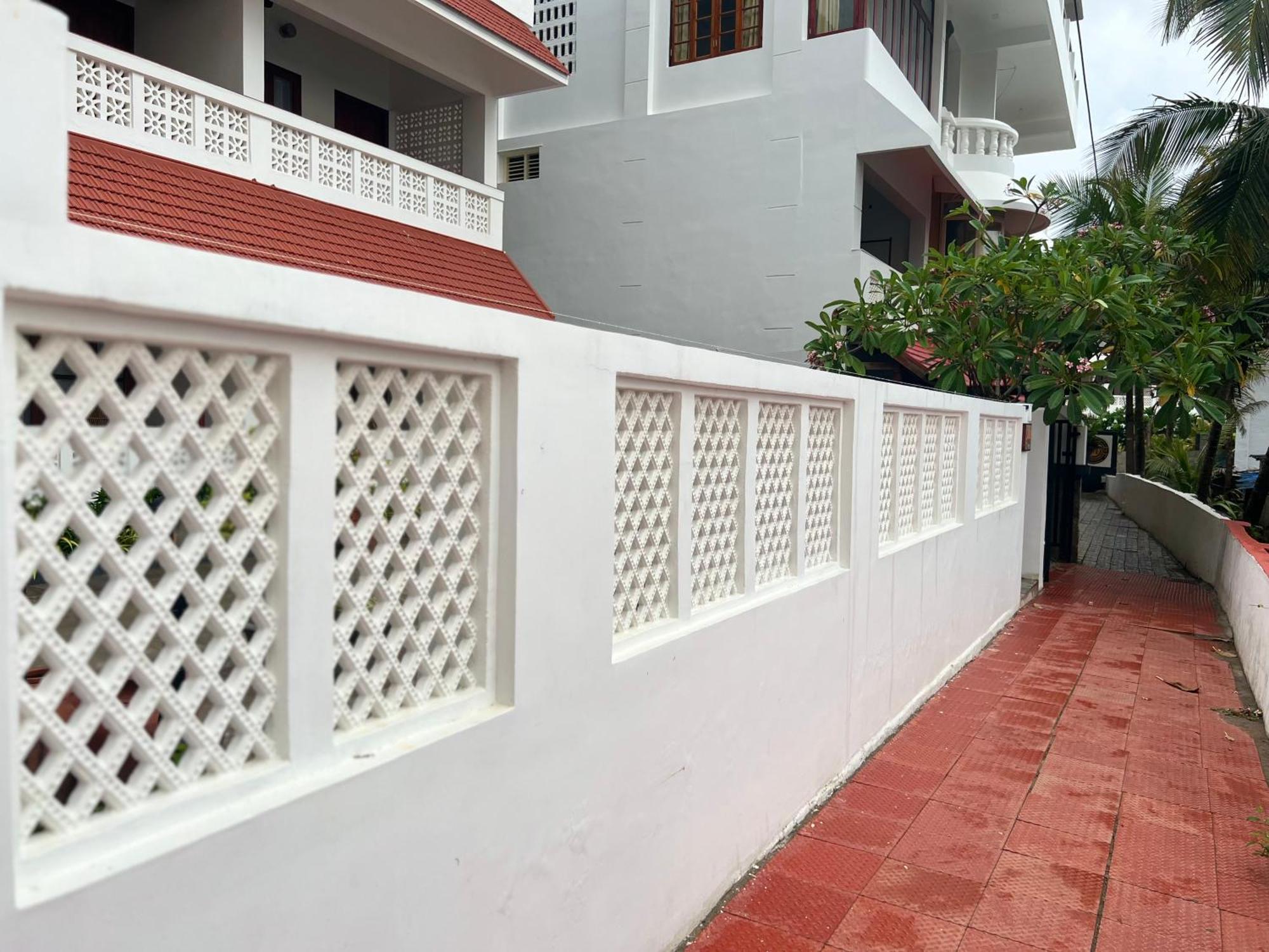 Buddha Beach Hotel โกวาลัม ภายนอก รูปภาพ