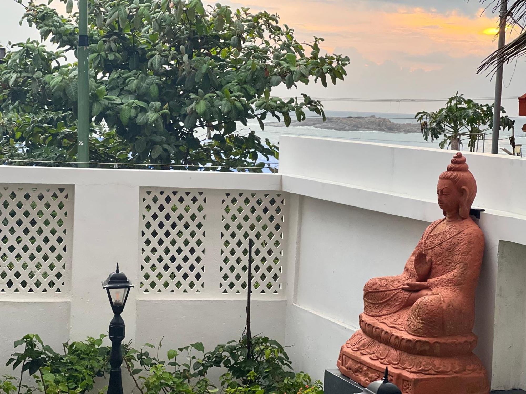 Buddha Beach Hotel โกวาลัม ภายนอก รูปภาพ